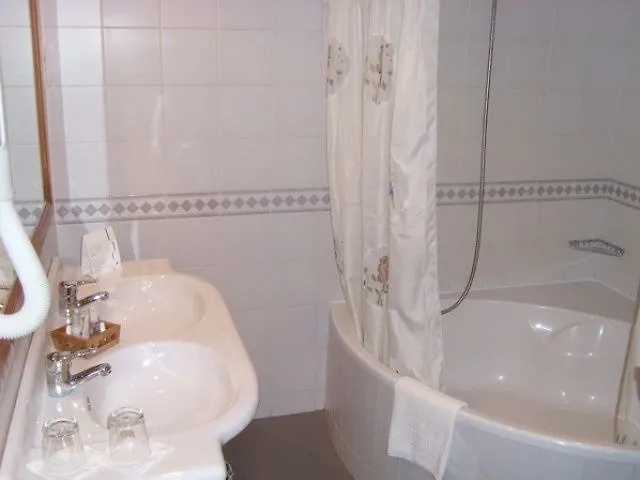 Quinta Do Serrado 4*